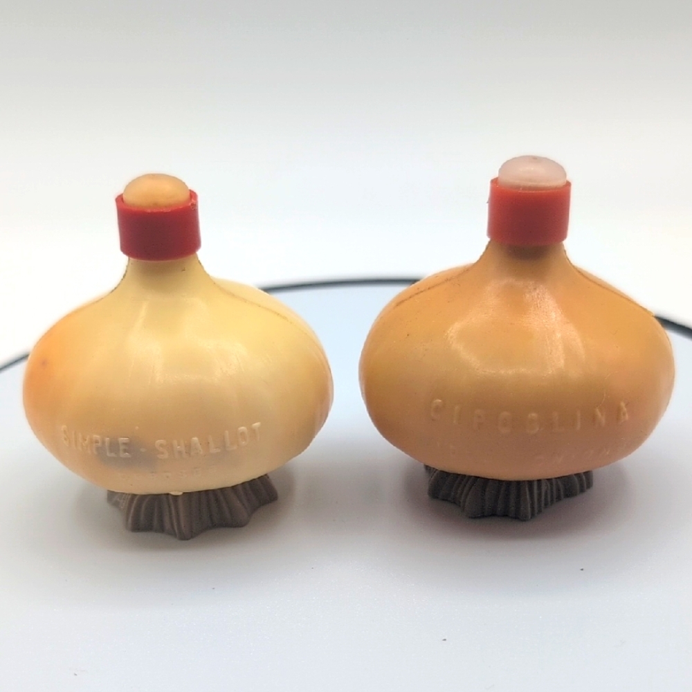 Vintage Italian Simple Shallot Plastic Garlic powder Containers